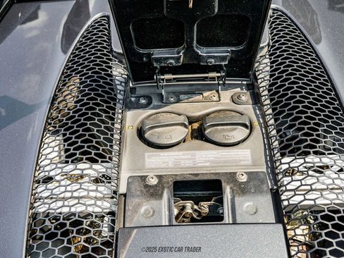 Used 2019 McLaren 570S Spider image 26