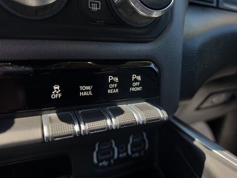 Used 2020 RAM 1500 Big Horn AWD/4WD image 31