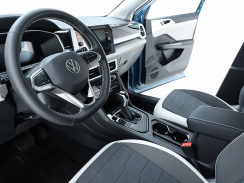 New 2026 Volkswagen Taos SE FWD image 55