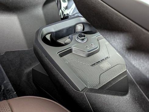 Used 2025 BMW iX xDrive50 w/ Premium Package image 35