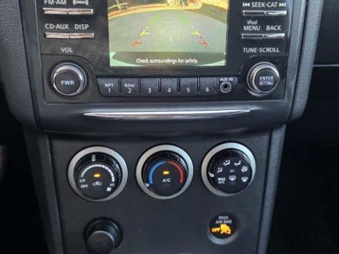 Used 2014 Nissan Rogue S w/ Convenience Package image 18