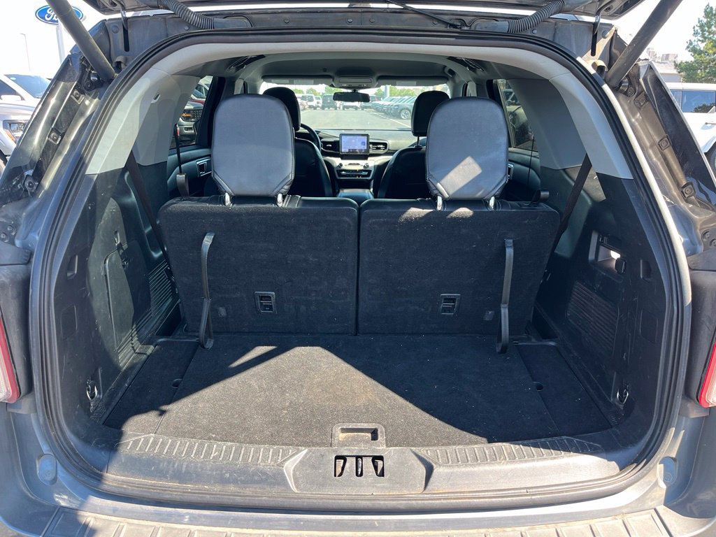 Used 2023 Ford Explorer XLT RWD image 13
