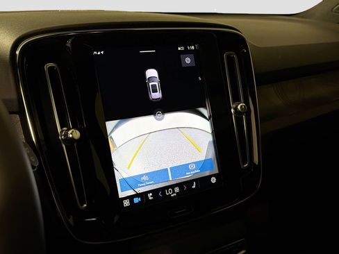 Used 2023 Volvo XC40 Recharge Ultimate image 14
