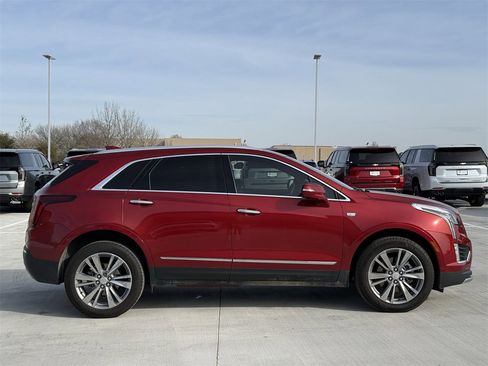 Used 2024 Cadillac XT5 Premium Luxury image 3