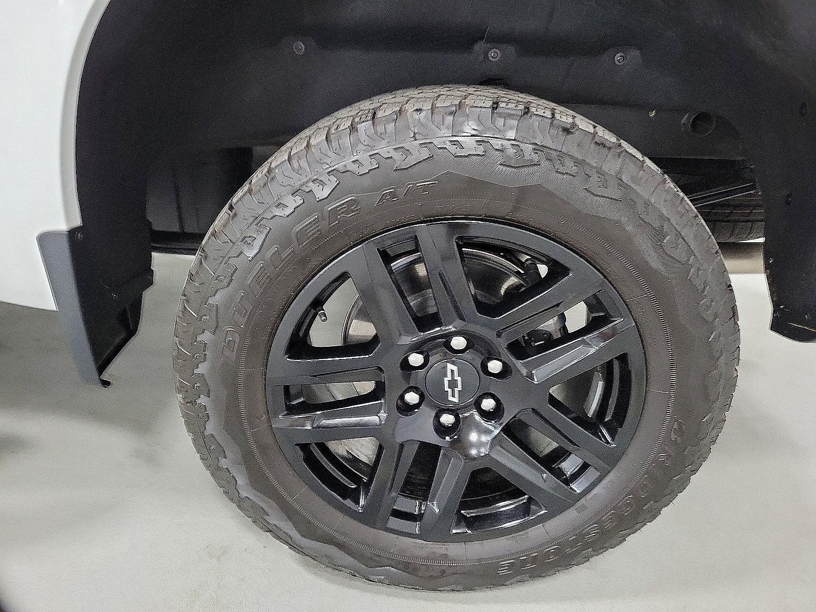Used 2024 Chevrolet Silverado 1500 LT Trail Boss w/ LT Trail Boss Premium Package AWD/4WD image 9