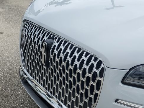 New 2025 Lincoln Corsair FWD image 16