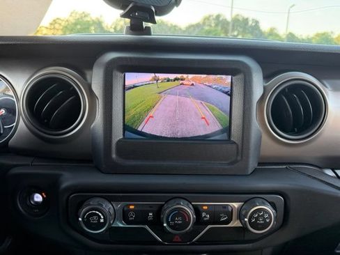 Used 2018 Jeep Wrangler Unlimited Sport S AWD/4WD image 1