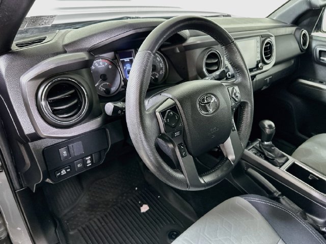 Used 2021 Toyota Tacoma TRD Sport w/ Technology Package AWD/4WD image 11