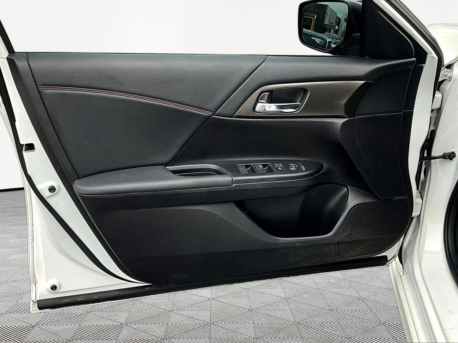 Used 2017 Honda Accord Sport Special Edition image 21