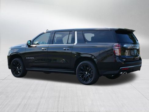 Used 2023 Chevrolet Suburban High Country AWD/4WD image 5