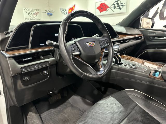 Used 2024 Cadillac Escalade ESV Premium Luxury w/ LPO, Floor Liner Package AWD/4WD image 10