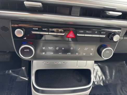 Used 2026 Hyundai Ioniq 9 SEL image 24