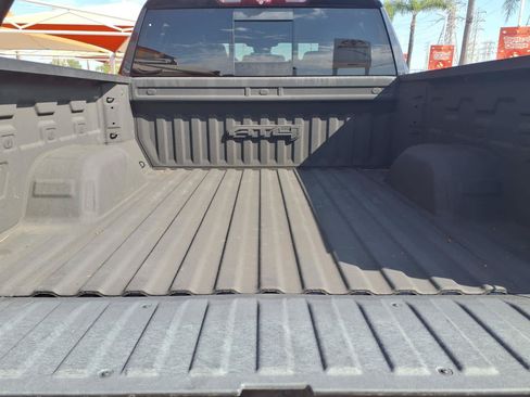 Used 2024 GMC Sierra 1500 AT4 w/ Technology Package AWD/4WD image 8