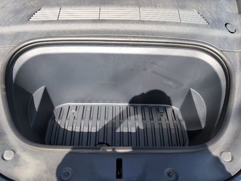 Used 2024 Tesla Model Y Performance image 24