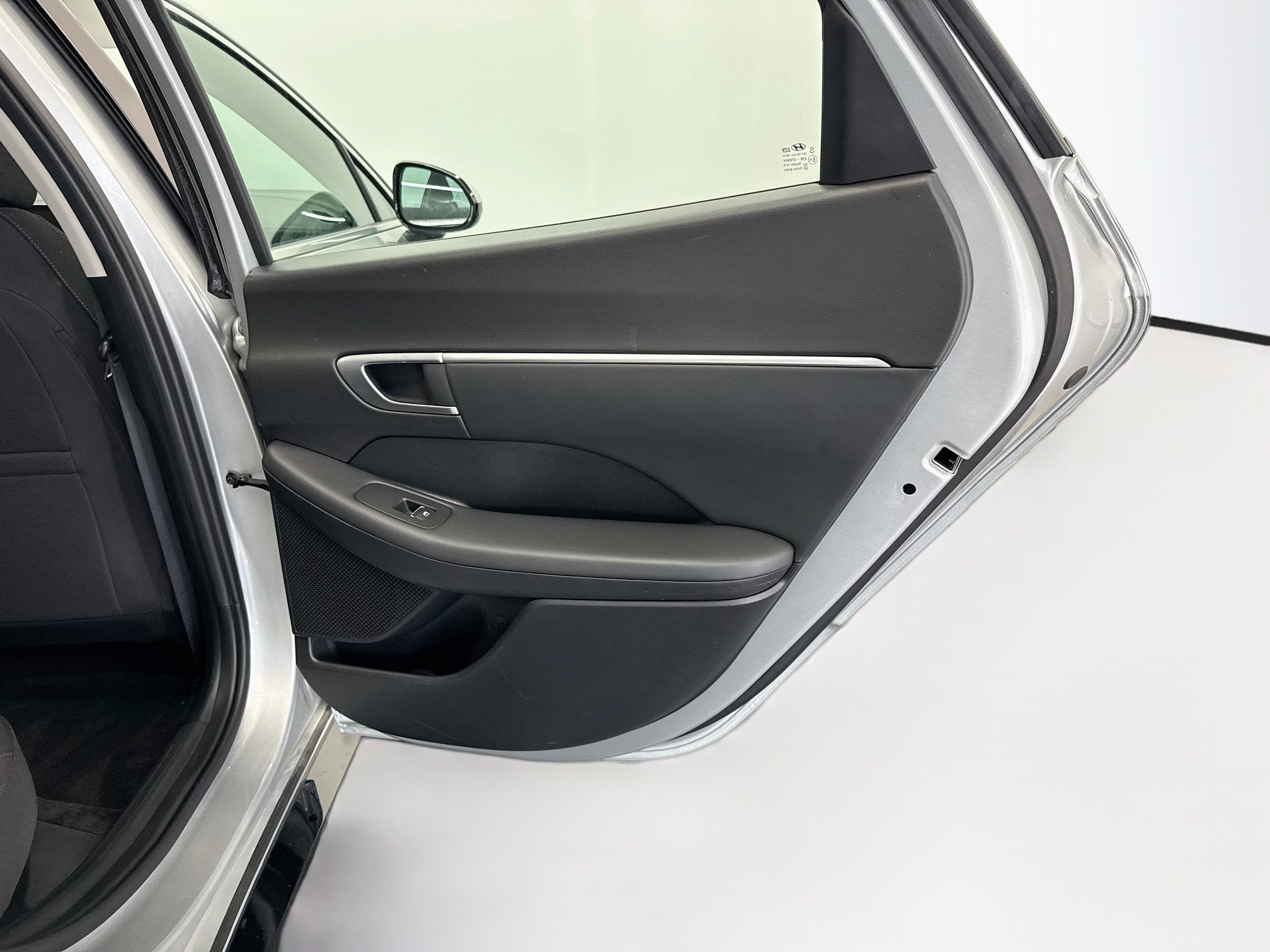 Used 2025 Hyundai Sonata SEL FWD image 31