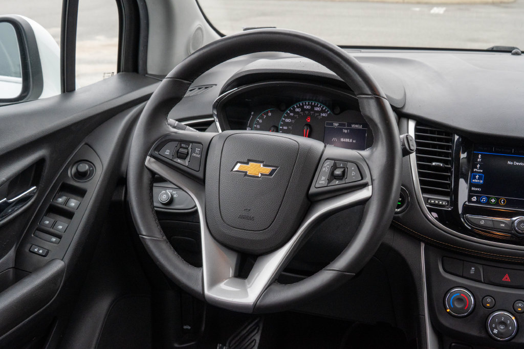 Used 2018 Chevrolet Trax LT w/ LT Convenience Package FWD image 15
