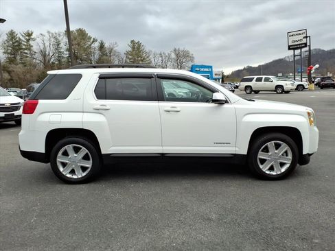 Used 2010 GMC Terrain SLT image 9