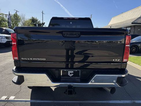 Used 2024 Chevrolet Silverado 2500 LTZ w/ LTZ Premium Package AWD/4WD image 6