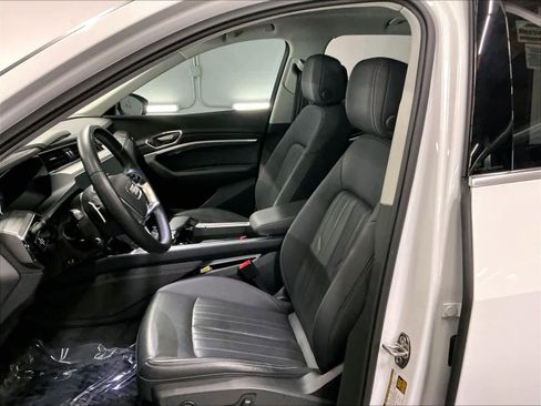 Certified 2024 Audi Q8 e-tron Premium Plus w/ Premium Plus Package image 28