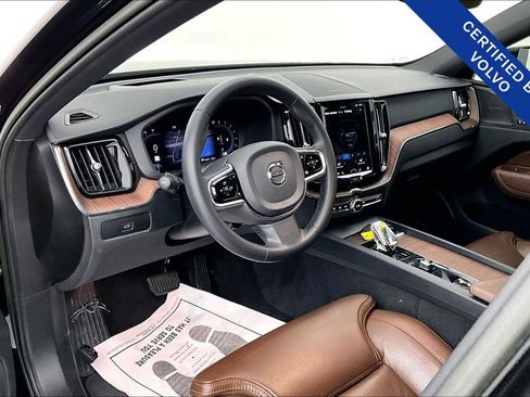 Certified 2023 Volvo XC60 B5 Ultimate w/ Climate Package image 17