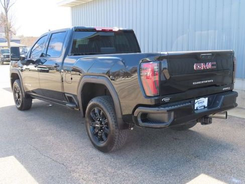 Used 2024 GMC Sierra 2500 AT4 w/ AT4 Premium Plus Package image 9