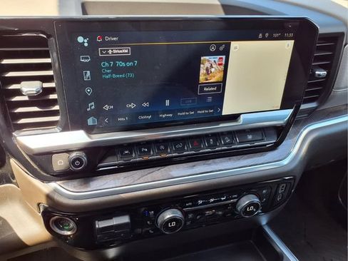Used 2024 Chevrolet Silverado 1500 LTZ AWD/4WD image 39