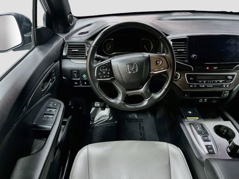 Used 2025 Honda Passport EX-L image 23