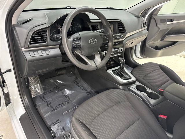 Used 2020 Hyundai Elantra SE w/ Cargo Package (C1) FWD image 10