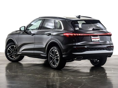 New 2025 Audi Q5 Premium image 12
