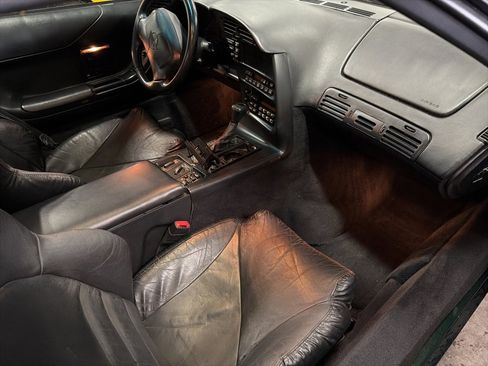 Used 1996 Chevrolet Corvette Coupe image 5