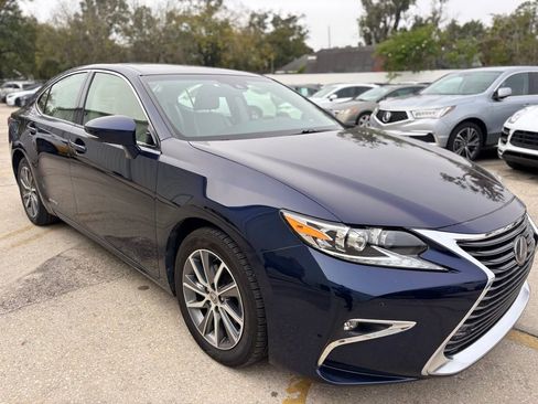 Used 2017 Lexus ES 300h image 7