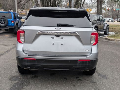 Used 2021 Ford Explorer XLT image 6
