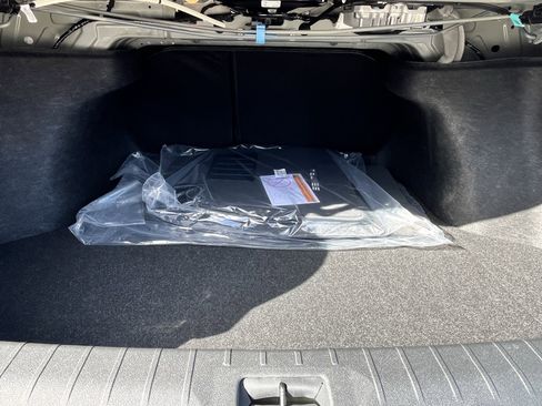 New 2026 Nissan Sentra SR w/ SR Premium Package FWD image 15