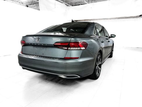 Used 2022 Volkswagen Passat 2.0T SE image 6