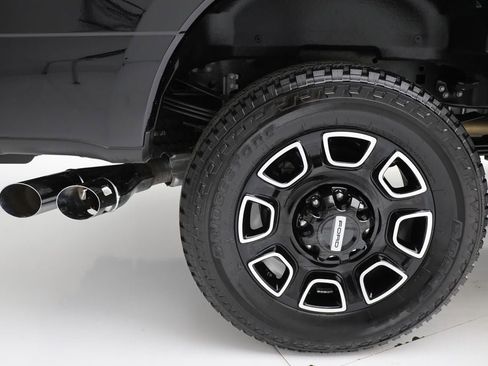 Used 2025 Ford F250 Platinum w/ Platinum Plus Package image 18