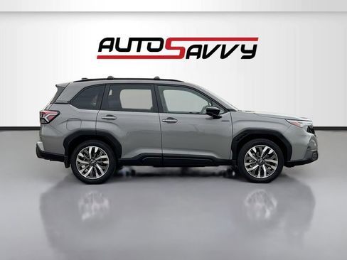 Used 2025 Subaru Forester Touring w/ Touring Package AWD/4WD image 8