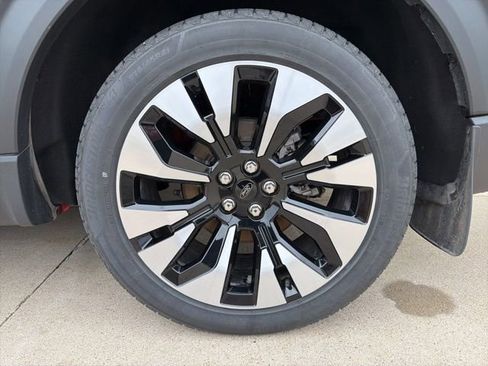 Used 2025 Ford Explorer Platinum w/ LUX Leather Package AWD/4WD image 14