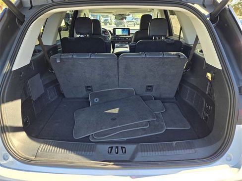 New 2025 Lincoln Aviator AWD w/ Equipment Group 101A image 17
