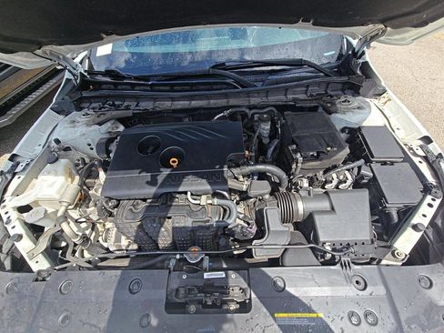 Used 2019 Nissan Altima 2.5 S FWD image 17