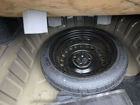 Used 2015 Nissan Versa S Plus image 22