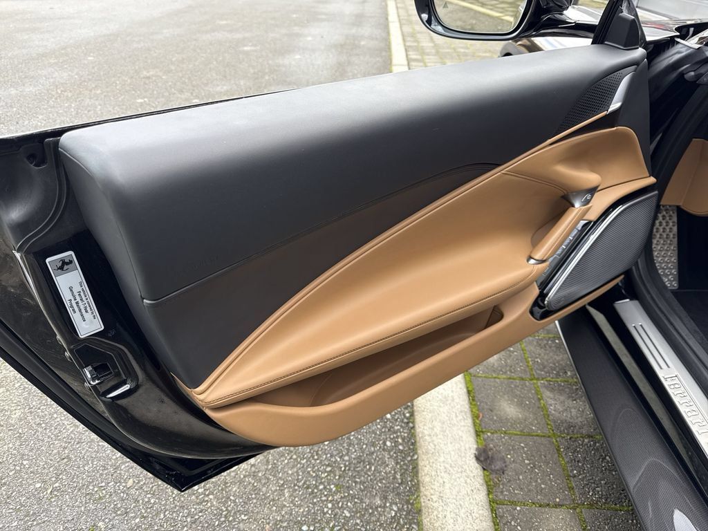 Certified 2024 Ferrari Roma Spider RWD image 28