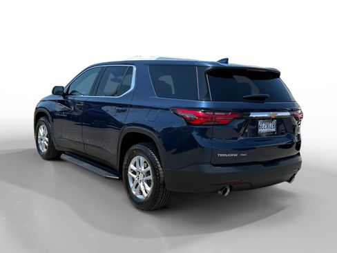 Used 2022 Chevrolet Traverse LS AWD/4WD image 3