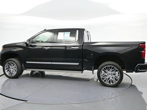 Used 2023 Chevrolet Silverado 1500 High Country w/ High Country Premium Package AWD/4WD image 5