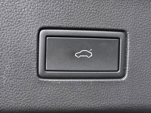 Certified 2023 Volkswagen Atlas Cross Sport SEL image 11