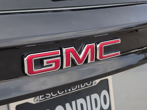 Used 2025 GMC Acadia AT4 AWD/4WD image 31