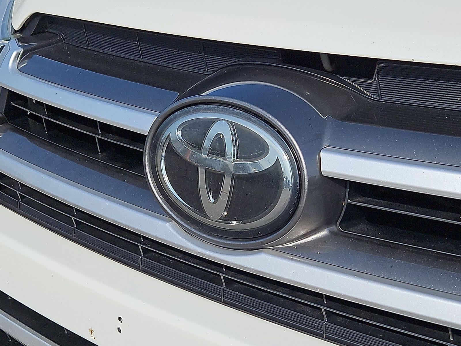 Used 2017 Toyota Highlander LE FWD image 34