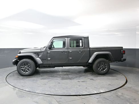 New 2026 Jeep Gladiator Sport image 6