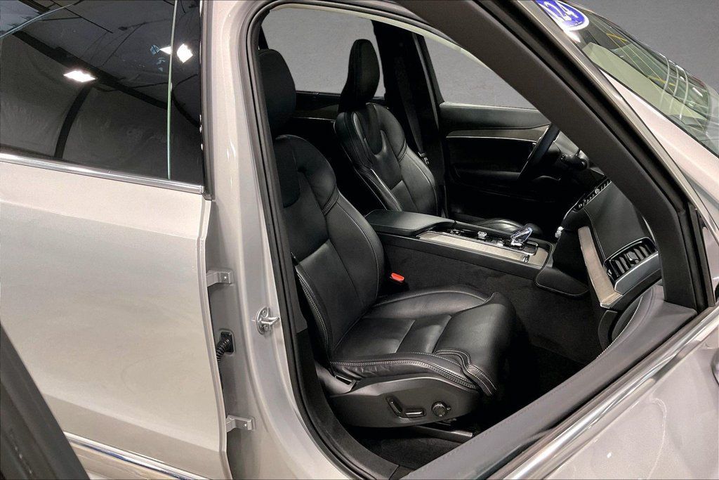 Certified 2024 Volvo XC90 B6 Ultimate w/ Protection Package Premier AWD/4WD image 31