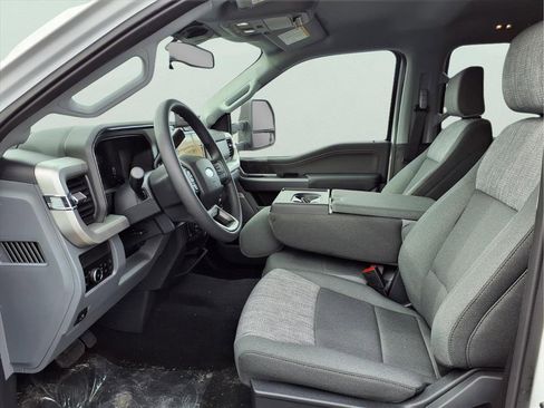 New 2026 Ford F250 XLT w/ XLT Premium Package image 17