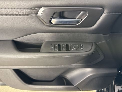 New 2026 Nissan Armada SV image 18